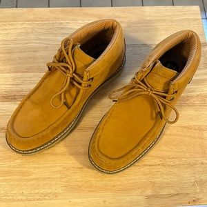 Lugz Sandstone Nubuck Lace up Chukkas Boots Men’s Size 9